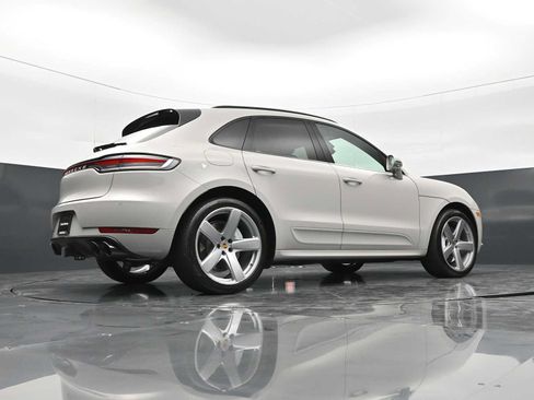 Certified 2020 Porsche Macan Turbo AWD/4WD image 41