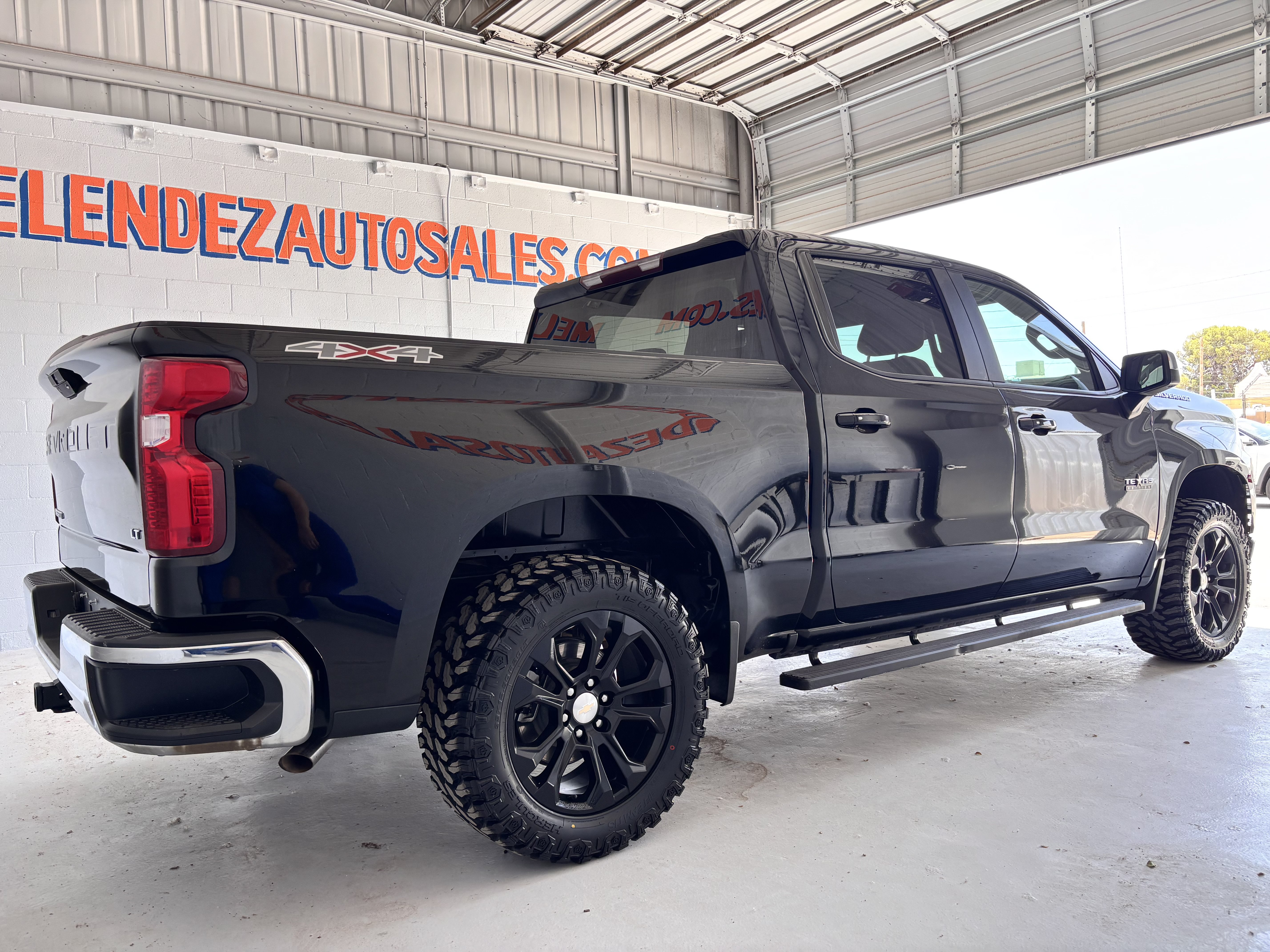 Used 2019 Chevrolet Silverado 1500 LT w/ Texas Edition AWD/4WD image 6