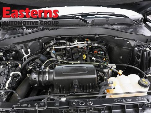 Used 2023 Ford Explorer XLT w/ Equipment Group 202A AWD/4WD image 7