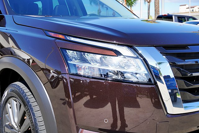 Used 2022 Nissan Pathfinder SL w/ SL Premium Package FWD image 12
