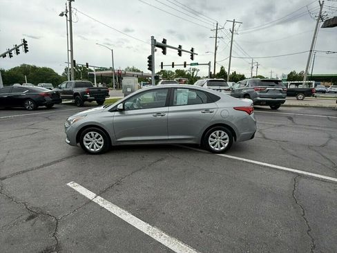 Used 2021 Hyundai Accent SE FWD image 8