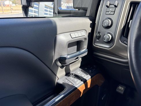 Used 2019 Chevrolet Silverado 3500 High Country image 14