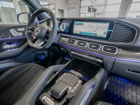 New 2026 Mercedes-Benz GLS 63 AMG 4MATIC image 19