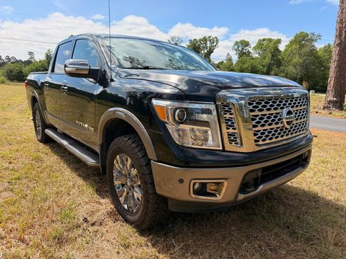 Used 2018 Nissan Titan PRO-4X AWD/4WD image 7
