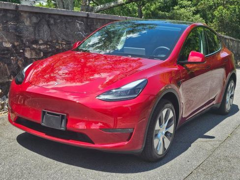 Used 2024 Tesla Model Y Long Range AWD/4WD image 14