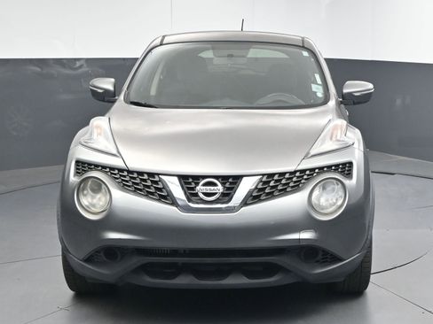 Used 2015 Nissan Juke SV image 2