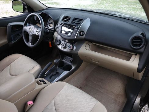 Used 2010 Toyota RAV4 2WD image 16