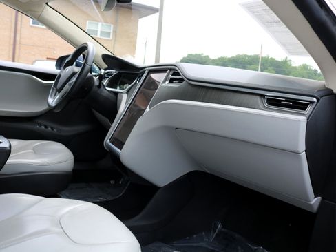 Used 2013 Tesla Model S image 41