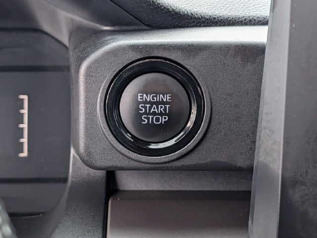 Used 2025 Toyota Tacoma SR5 AWD/4WD image 19