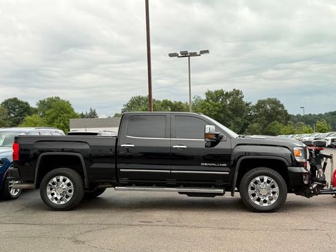 Used 2018 GMC Sierra 2500 Denali AWD/4WD image 33