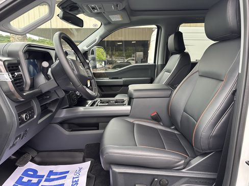 Used 2026 Ford F450 Lariat w/ Lariat Premium Package AWD/4WD image 12