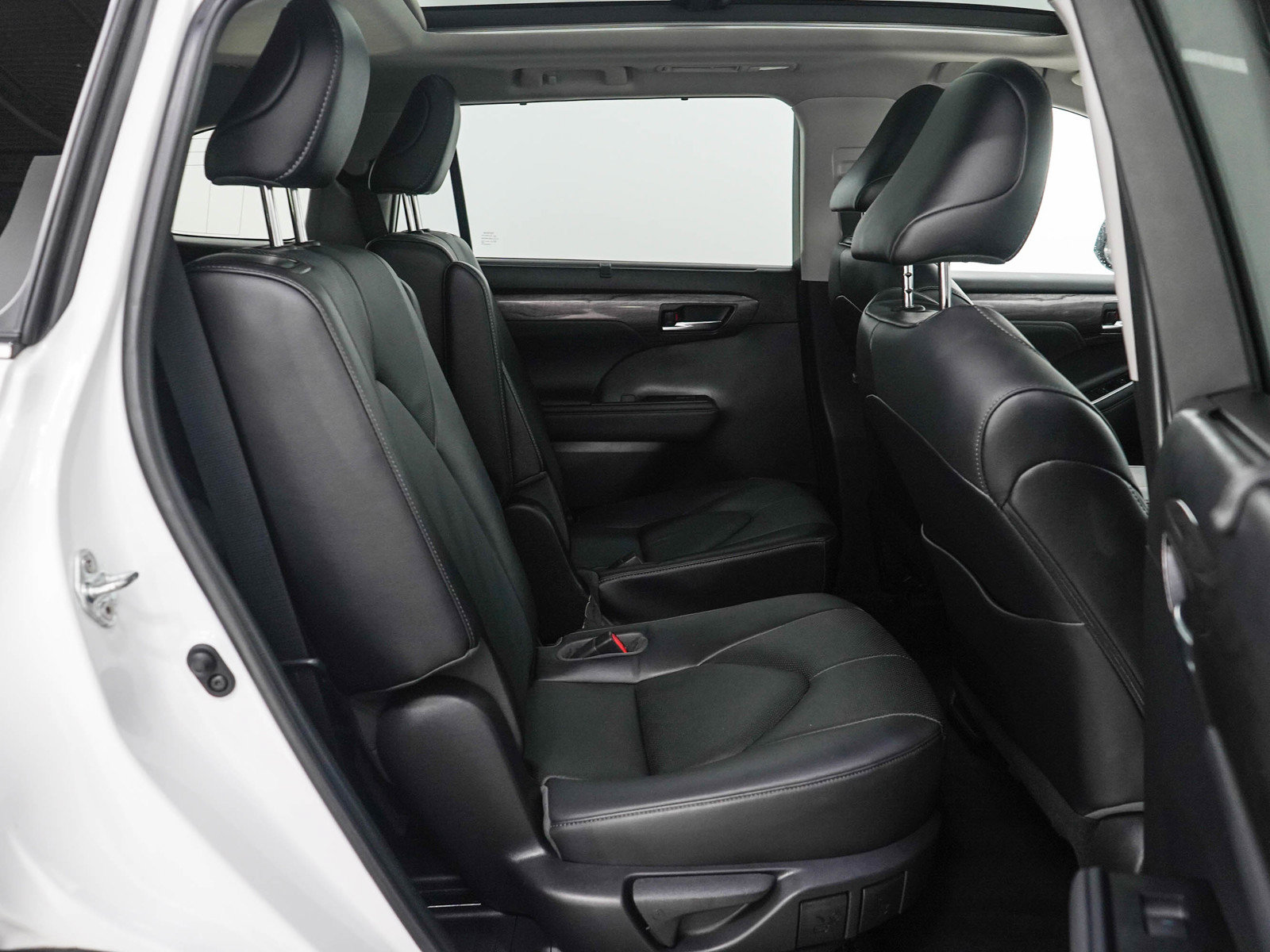 Used 2023 Toyota Highlander Limited AWD/4WD image 12