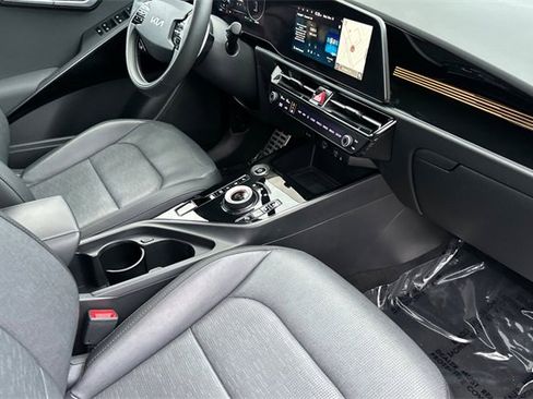 Used 2023 Kia Niro Wave image 18