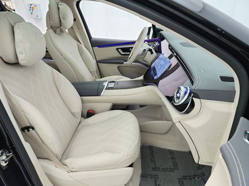New 2026 Mercedes-Benz EQS 400 4MATIC SUV image 12