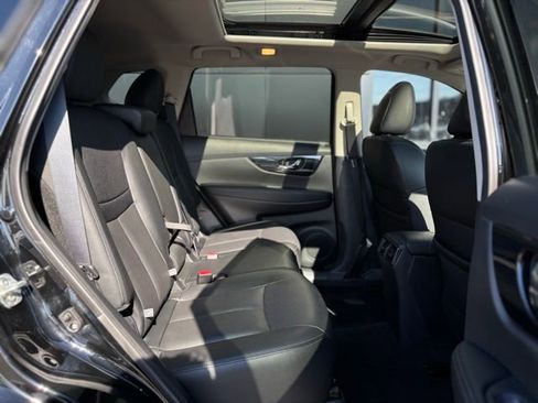 Used 2020 Nissan Rogue SL w/ Premium Package image 47