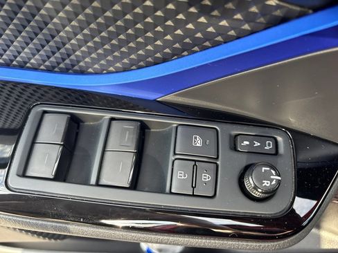 Used 2021 Toyota C-HR XLE FWD image 18