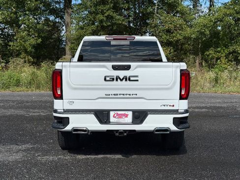 Used 2024 GMC Sierra 1500 AT4 w/ AT4 Premium Package image 7