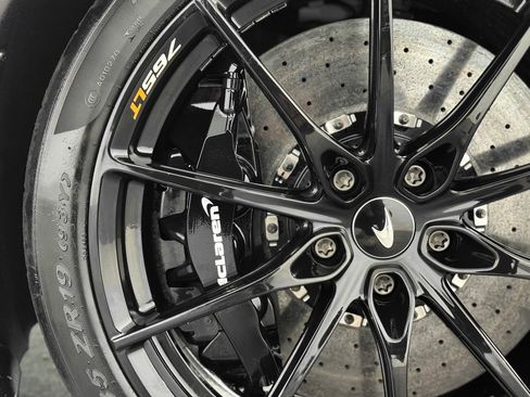 Used 2022 McLaren 765LT image 38