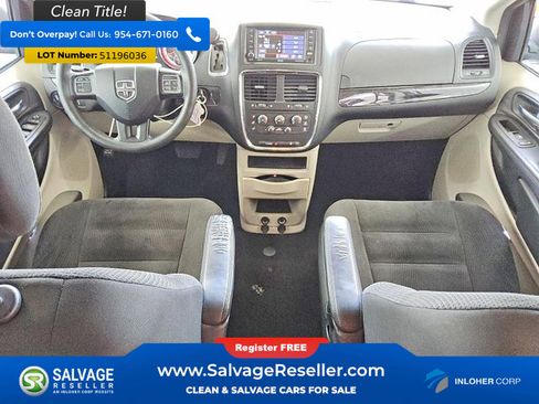 Used 2018 Dodge Grand Caravan SE w/ UConnect Hands-Free Group FWD image 11