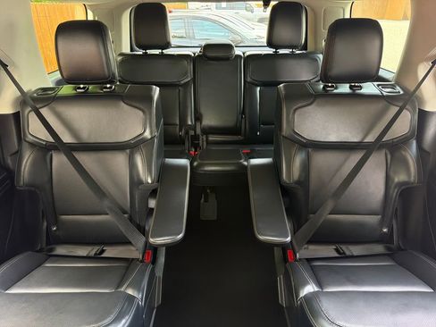 Used 2025 Ford Expedition Platinum image 31