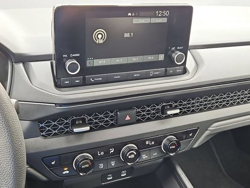 Used 2025 Honda Accord SE image 19
