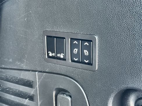 Used 2020 Cadillac Escalade Platinum image 23