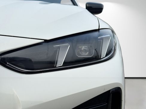 Used 2025 BMW 430i Coupe w/ M Sport Package image 9