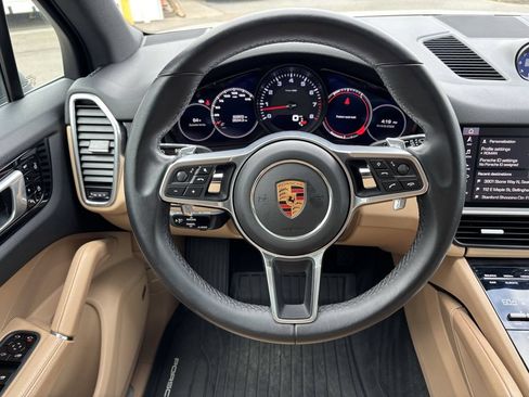 Used 2019 Porsche Cayenne AWD/4WD image 12