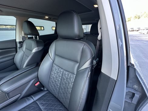 Used 2024 Nissan Murano Platinum w/ Cargo Package FWD image 16
