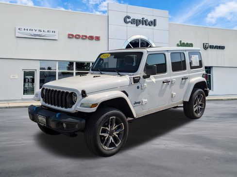 Used 2024 Jeep Wrangler Unlimited w/ Convenience Group AWD/4WD image 7