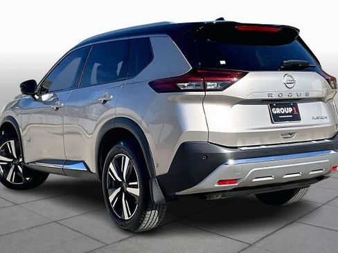 Certified 2022 Nissan Rogue Platinum w/ Head-Up Display Package FWD image 12