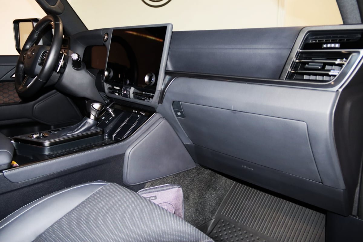 Used 2024 Lexus GX 550 w/ Accessory Package (2T) AWD/4WD image 55