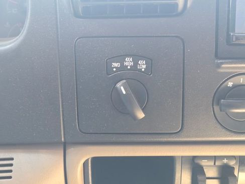 Used 2006 Ford F250 XLT AWD/4WD image 24