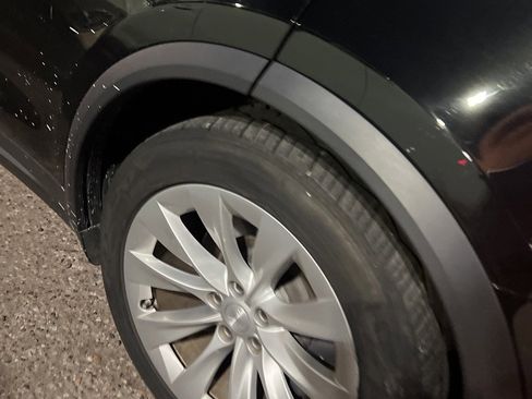 Used 2018 Tesla Model X 75D image 12