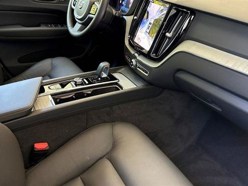 Certified 2025 Volvo XC60 B5 Plus AWD/4WD image 16