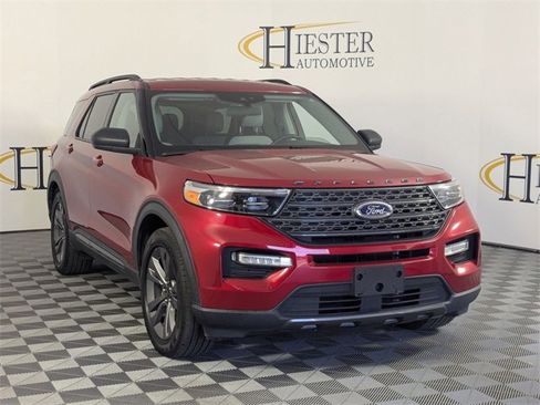 Used 2021 Ford Explorer XLT w/ Equipment Group 202A image 2