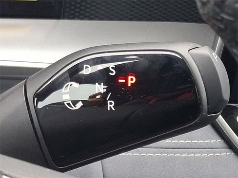 New 2026 Volkswagen Tiguan SE R-Line image 8