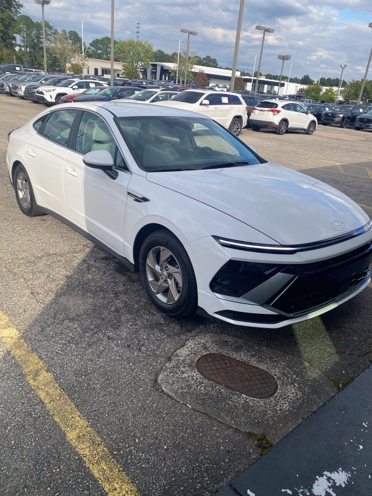 Used 2026 Hyundai Sonata SE FWD image 2