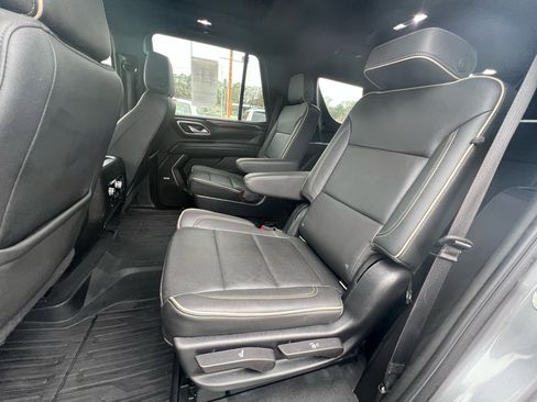 Used 2022 GMC Yukon SLT w/ SLT Premium Package image 37