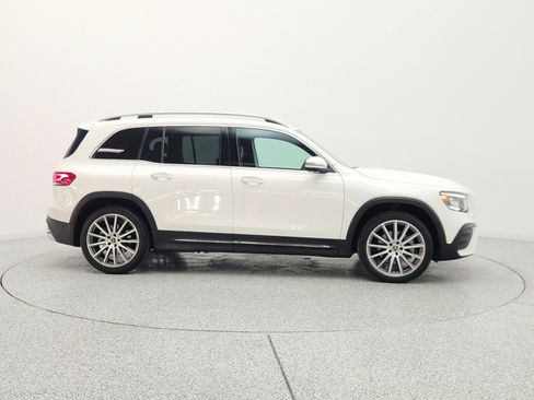 Used 2022 Mercedes-Benz GLB 250 image 4