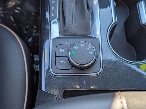 Used 2025 Chevrolet Blazer Premier w/ Enhanced Convenience Package image 25