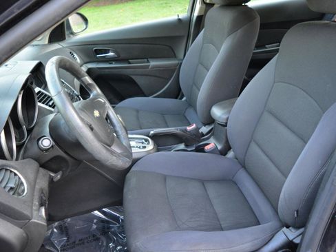 Used 2014 Chevrolet Cruze LT FWD image 10