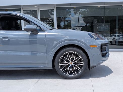 New 2026 Porsche Cayenne Coupe AWD/4WD image 11