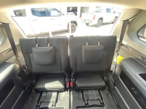 Used 2022 Toyota 4Runner Limited AWD/4WD image 14