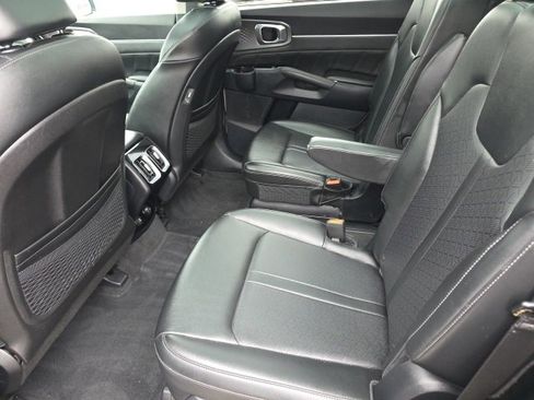 Used 2022 Kia Sorento SX image 11