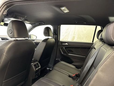 Used 2022 Volkswagen Tiguan SE R-Line image 13