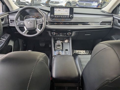 Used 2024 Mitsubishi Outlander SE image 26