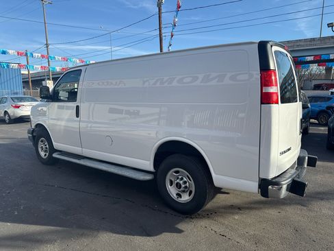 Used 2024 GMC Savana 2500 w/ Driver Convenience Package image 6
