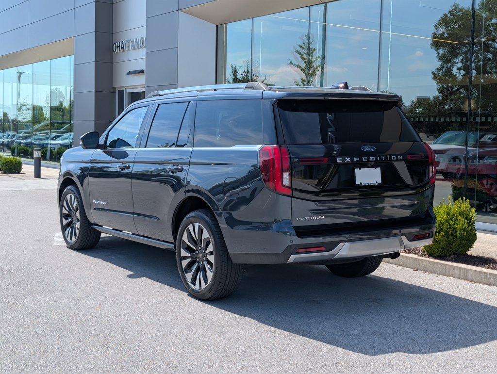Used 2025 Ford Expedition Platinum w/ Driver's Package AWD/4WD image 3
