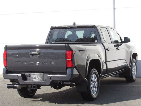 Certified 2026 Toyota Tacoma SR5 AWD/4WD image 6